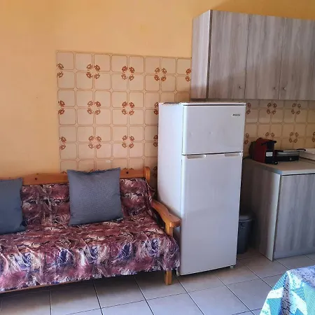 Errika House 1 *